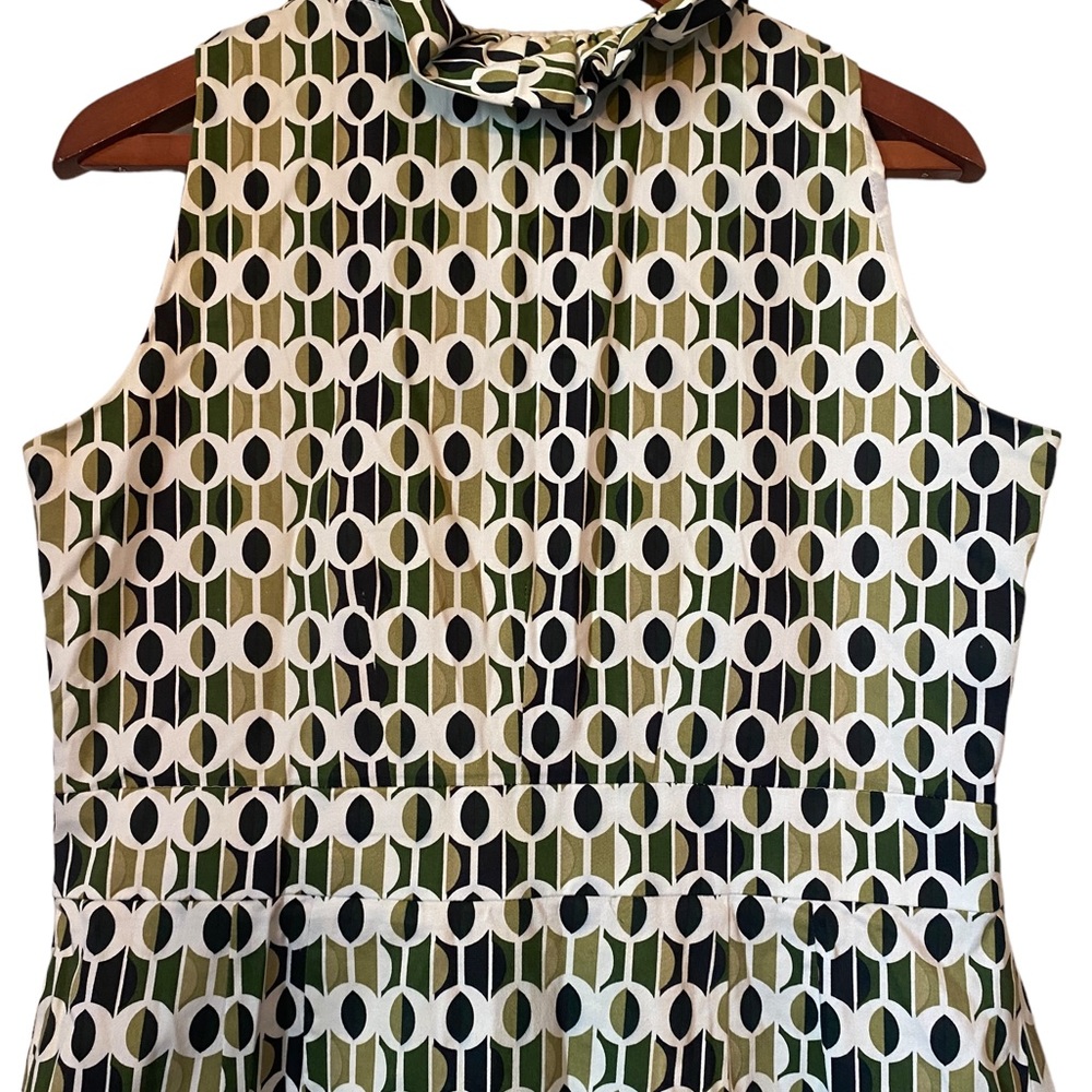 Julian Taylor Sleeveless Ruffled Dress with Retro Green Patterning - Picture 5 of 15